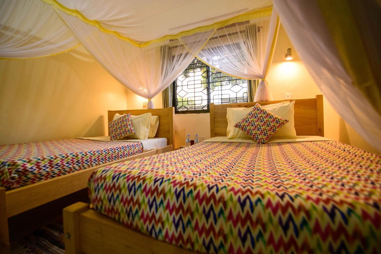 Cycad Entebbe Guest House Екстериор снимка