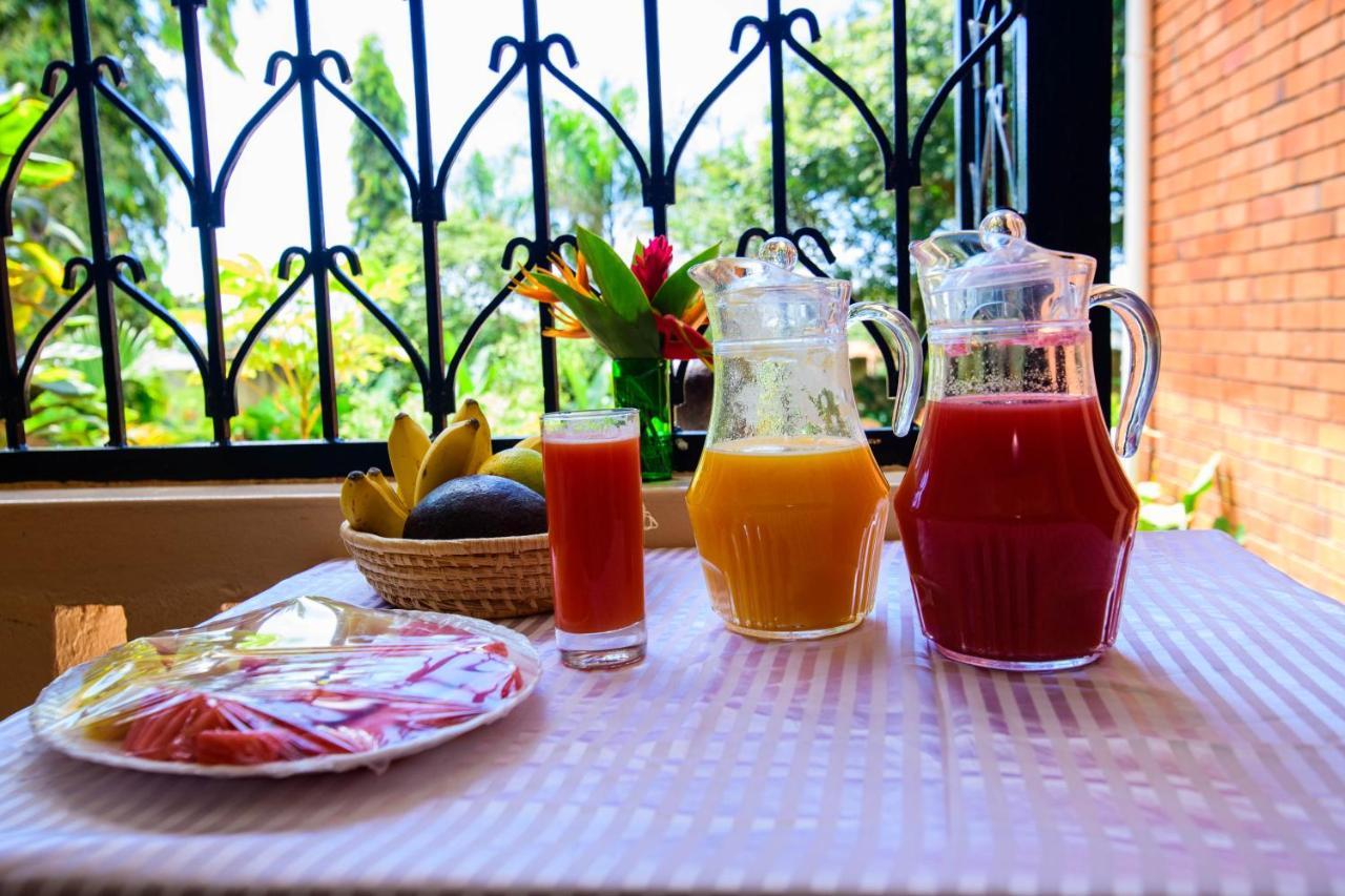 Cycad Entebbe Guest House Екстериор снимка