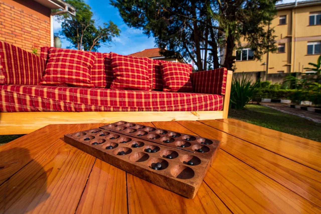 Cycad Entebbe Guest House Екстериор снимка