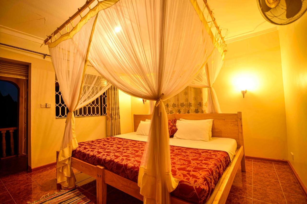 Cycad Entebbe Guest House Екстериор снимка