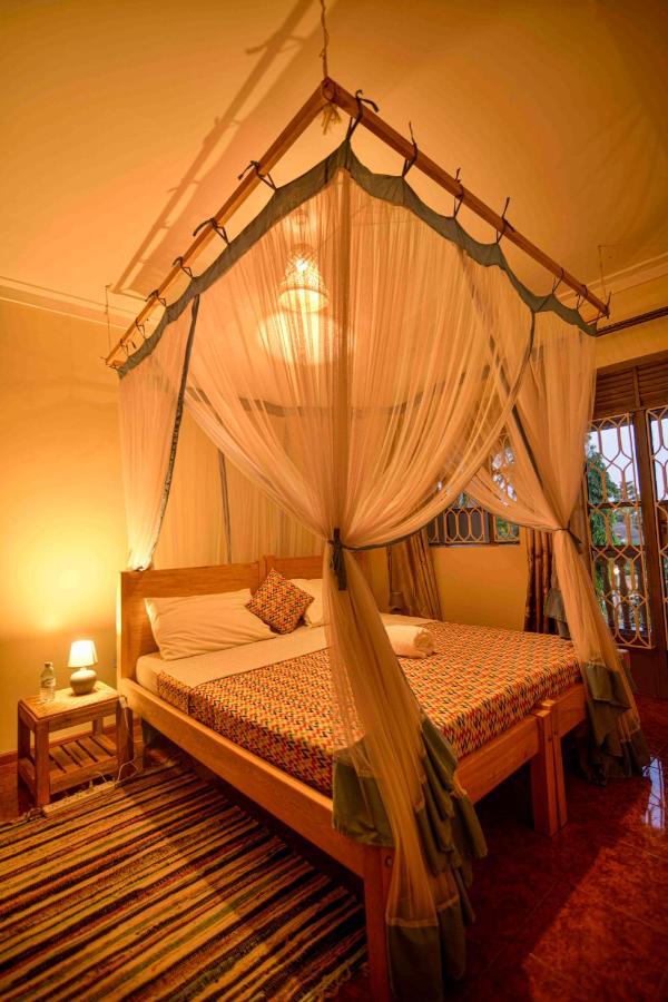 Cycad Entebbe Guest House Екстериор снимка