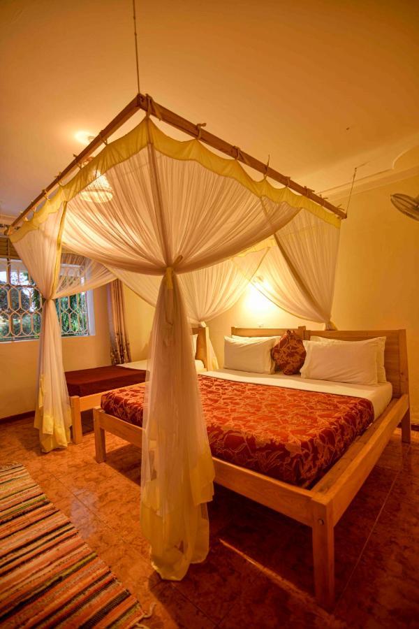 Cycad Entebbe Guest House Екстериор снимка