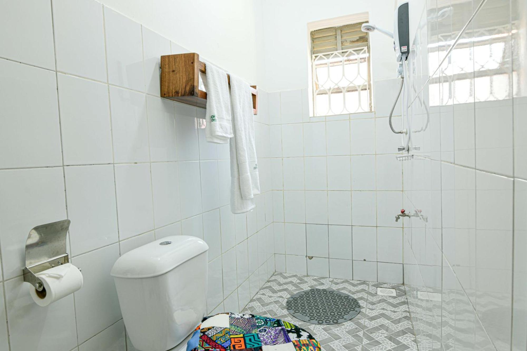 Cycad Entebbe Guest House Екстериор снимка