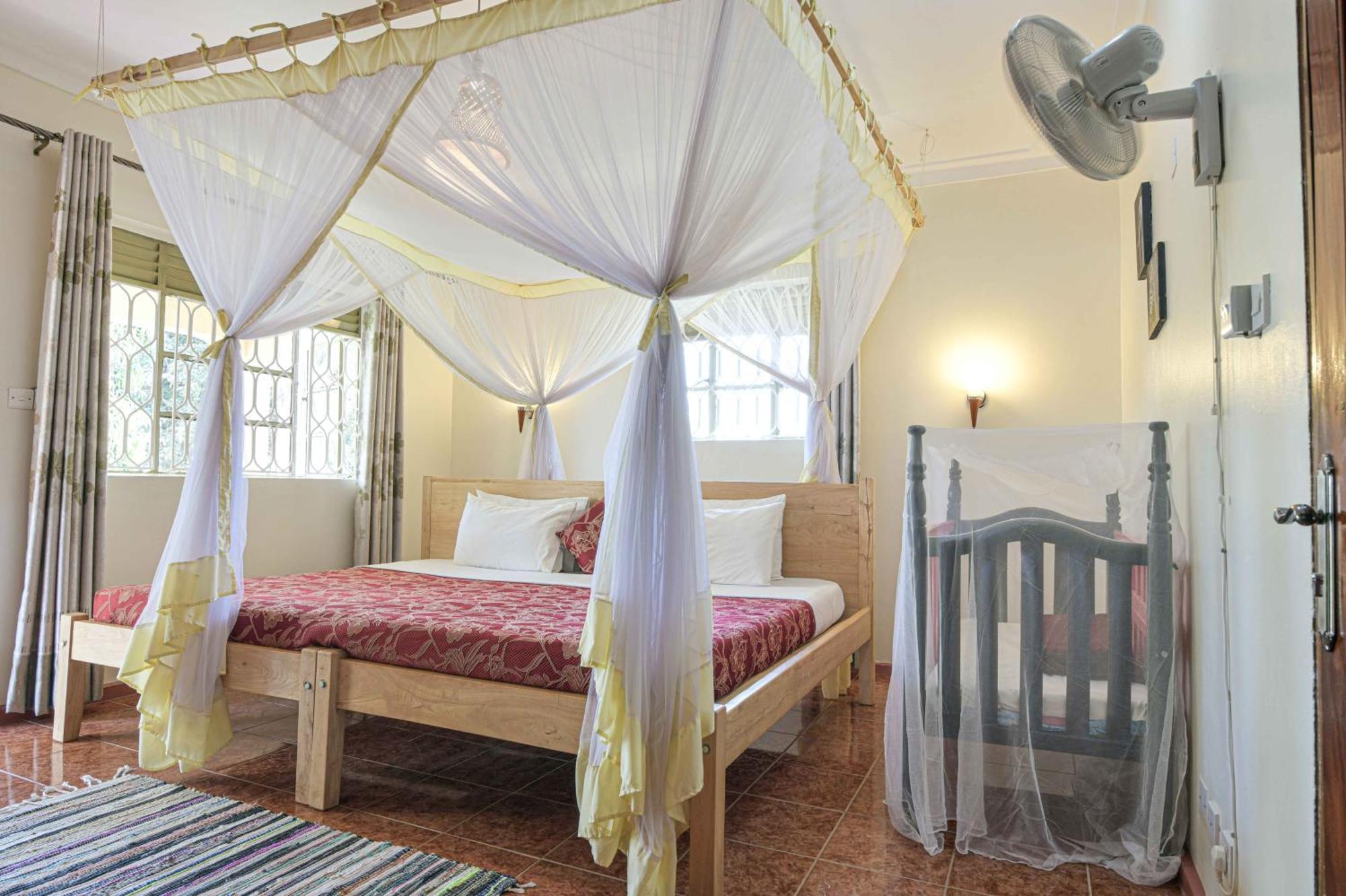 Cycad Entebbe Guest House Екстериор снимка