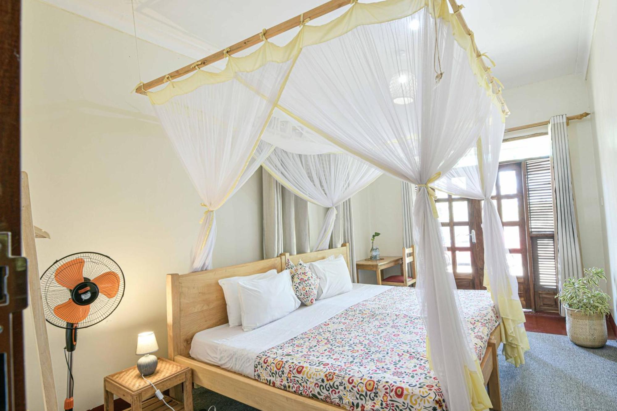 Cycad Entebbe Guest House Екстериор снимка