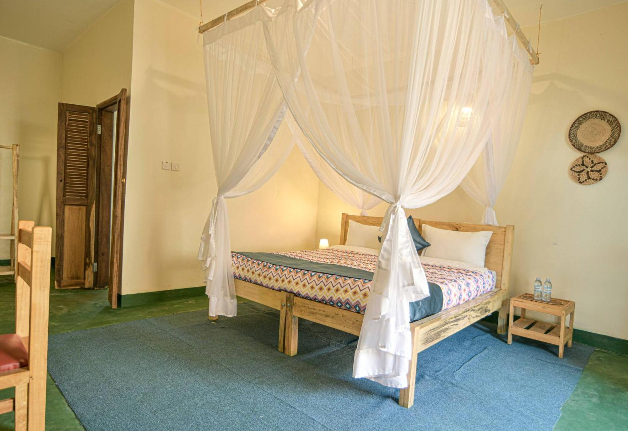 Cycad Entebbe Guest House Екстериор снимка