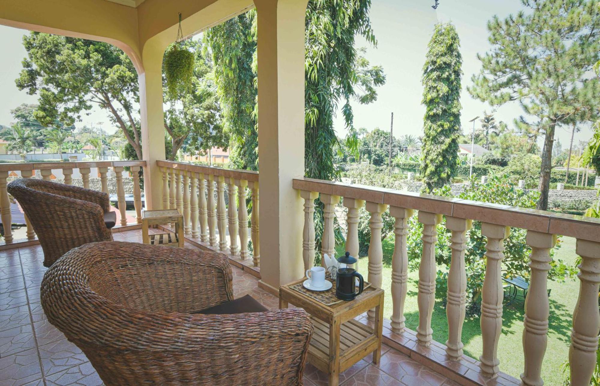 Cycad Entebbe Guest House Екстериор снимка
